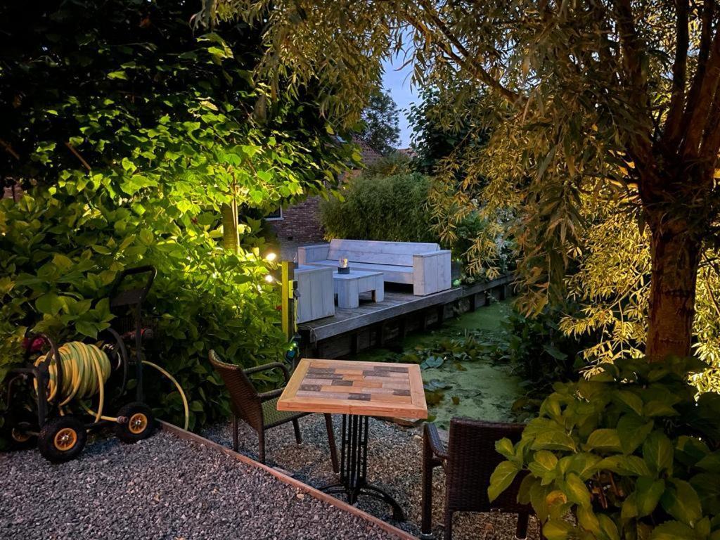 Flora'S B&B Landsmeer Exterior photo